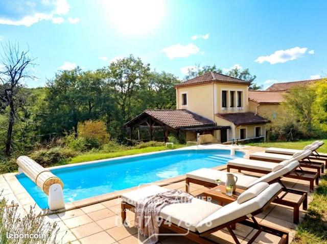Maison 8 pièces 212 m²