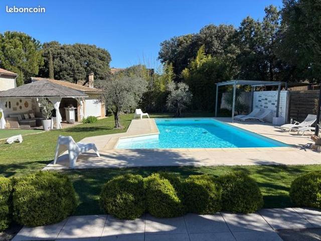 Maison 8 pièces 213 m²