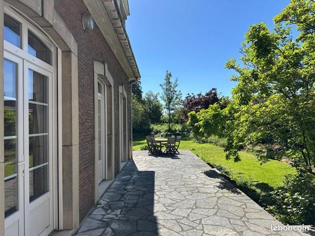 Maison 8 pièces 213 m²