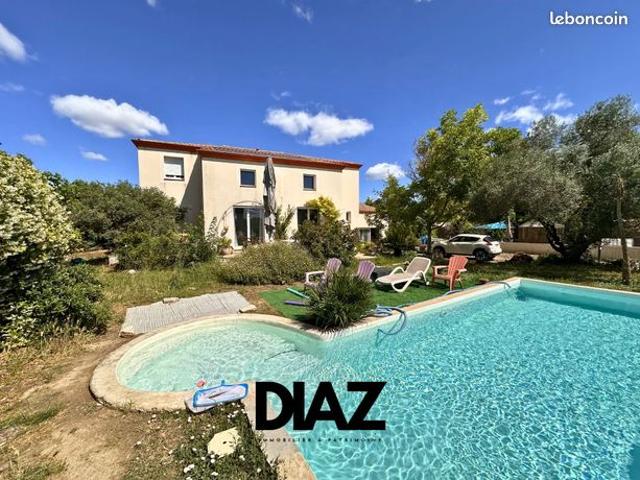 Maison 8 pièces 213 m²