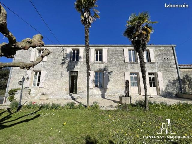 Maison 8 pièces 213 m²