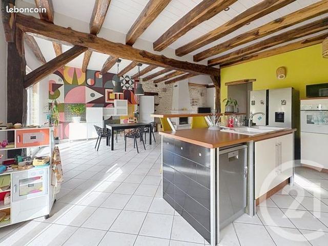 Maison 8 pièces 213 m²