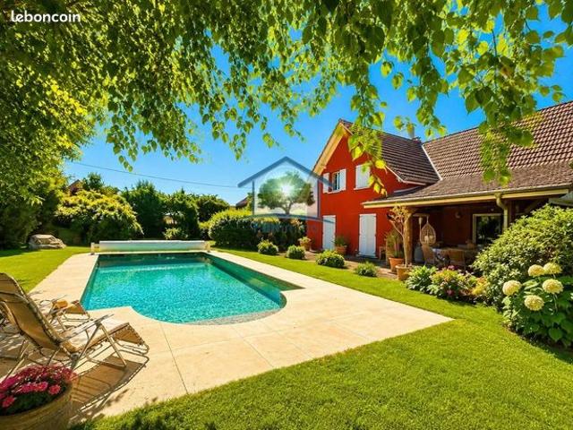 Maison 8 pièces 213 m²