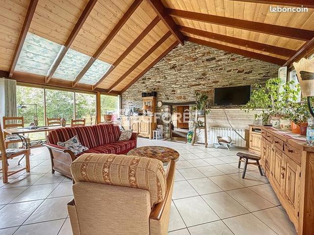 Maison 8 pièces 213 m²