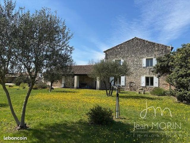 Maison 8 pièces 213 m²