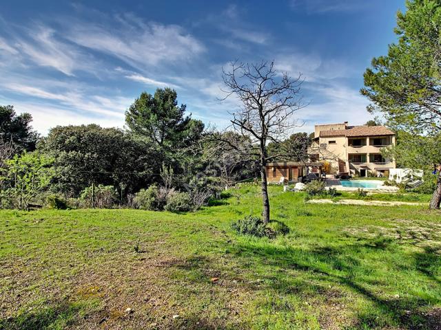 Maison 12 pièces 213 m²