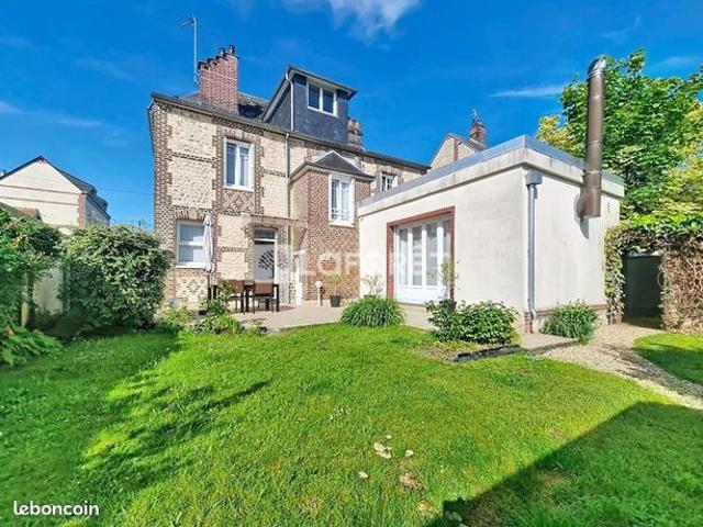 Maison 8 pièces 213 m²