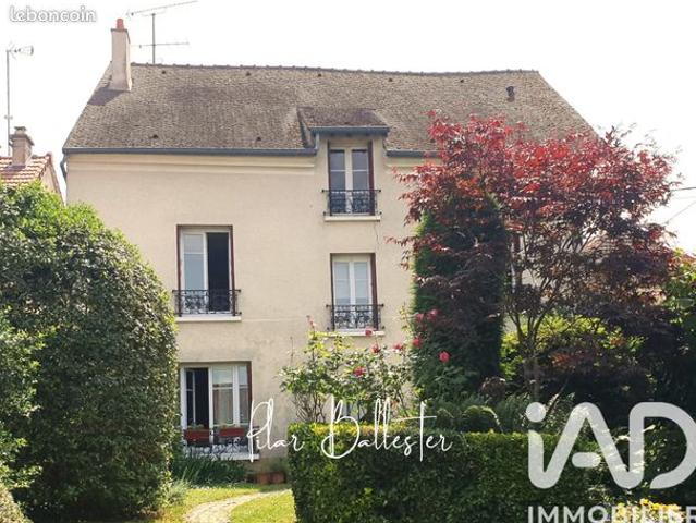 Maison 8 pièces 213 m²