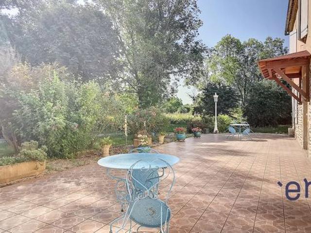 Maison 8 pièces 213 m²