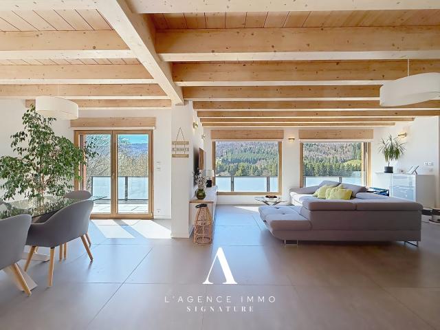 Maison 8 pièces 213 m²