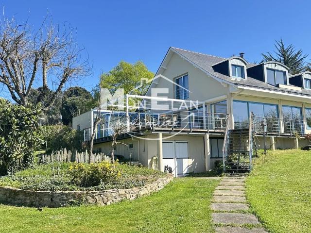 Maison 8 pièces 213 m²