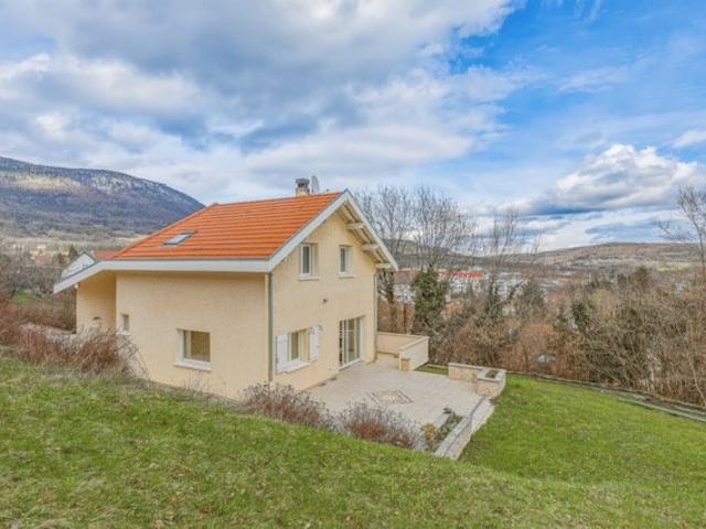Maison 8 pièces 224 m²