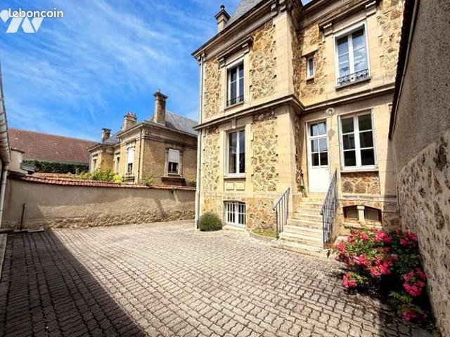 Maison 8 pièces 224 m²