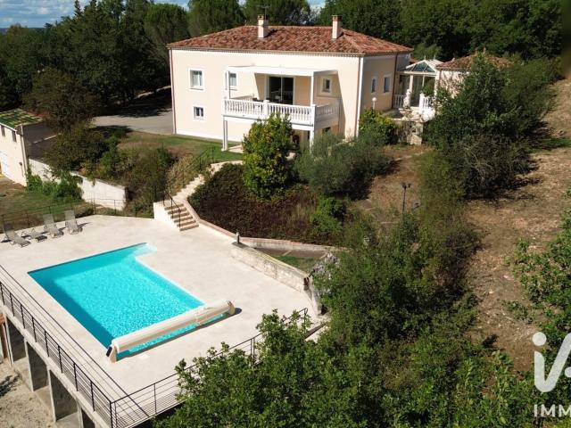 Maison 8 pièces 224 m²
