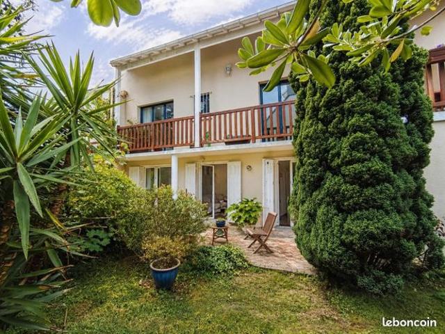 Maison 8 pièces 224 m²