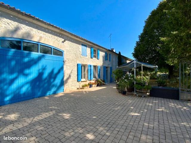 Maison 8 pièces 224 m²
