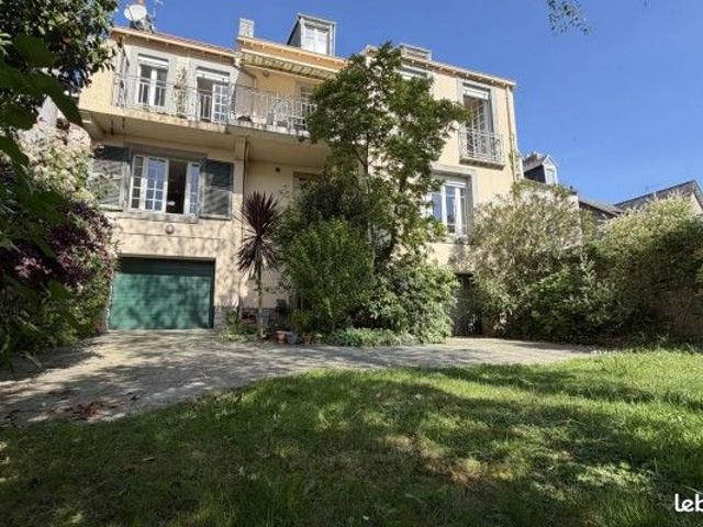Maison 8 pièces 224 m²
