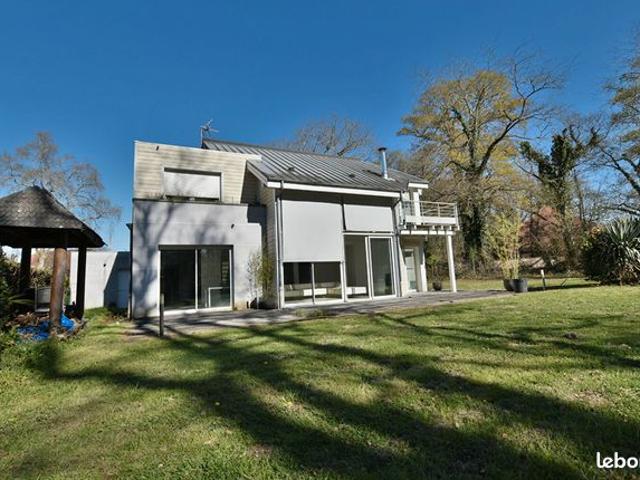 Maison 8 pièces 224 m²