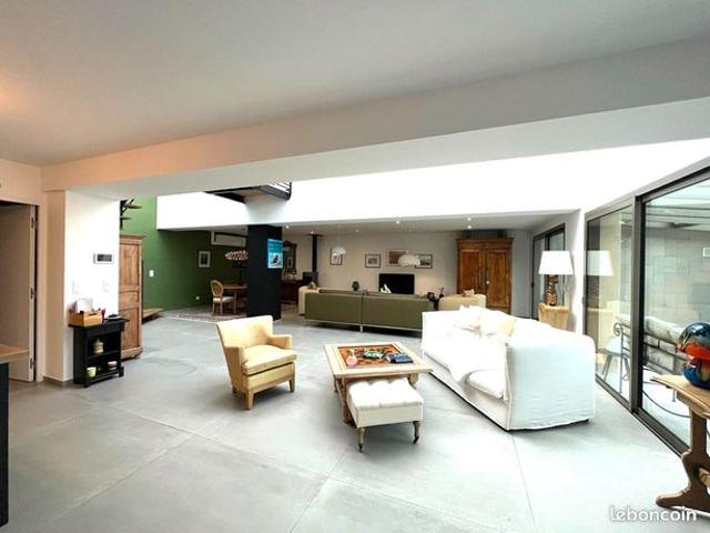Maison 8 pièces 225 m²