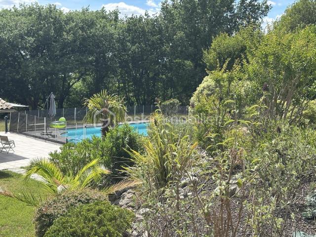 Maison 8 pièces 225 m²