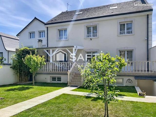 Maison 8 pièces 225 m²