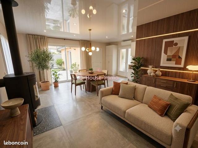Maison 8 pièces 225 m²