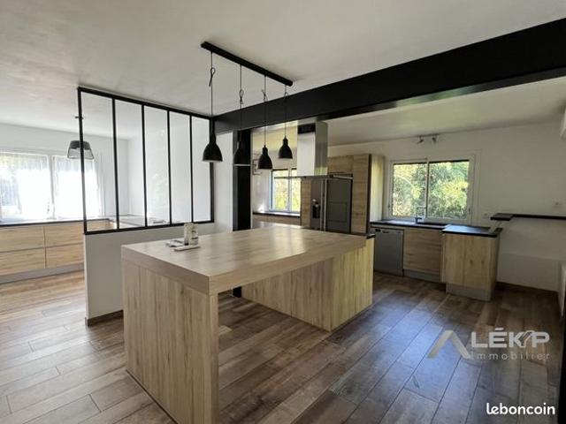 Maison 8 pièces 225 m²