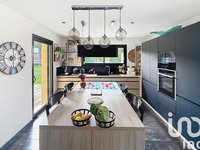 Maison 8 pièces 225 m²