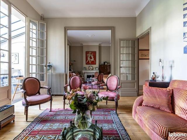 Maison 8 pièces 225 m²
