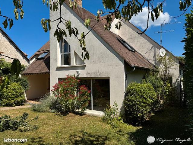 Maison 8 pièces 225 m²