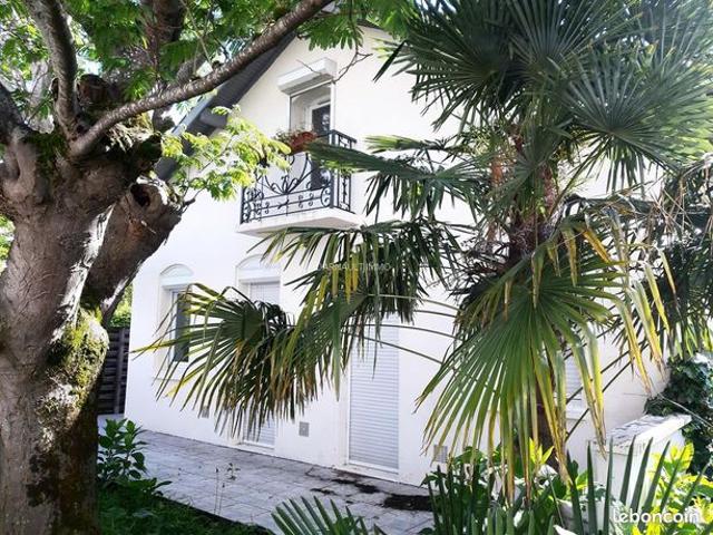 Maison 8 pièces 225 m²