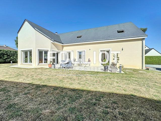 Maison 8 pièces 225 m²