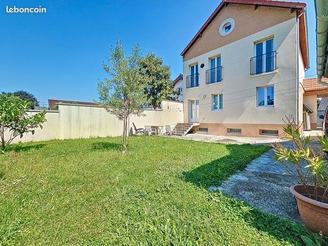 Maison 8 pièces 225 m²