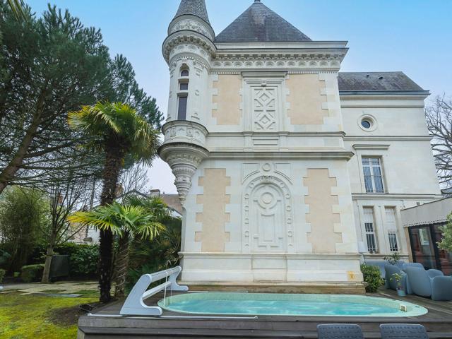 Maison 8 pièces 225 m²