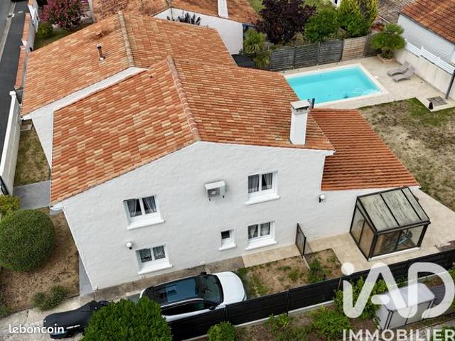 Maison 8 pièces 225 m²