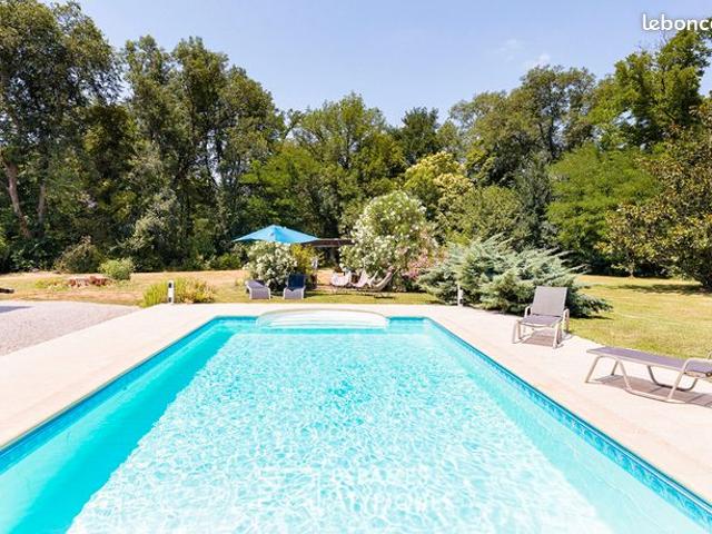 Maison 8 pièces 225 m²