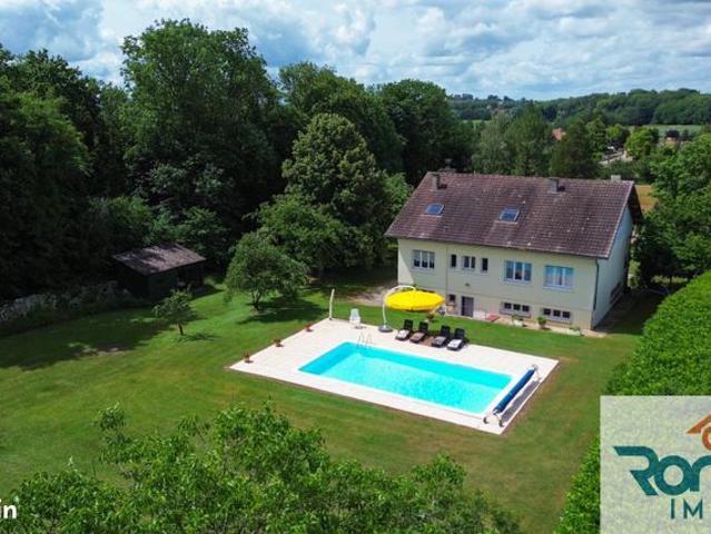 Maison 8 pièces 225 m²