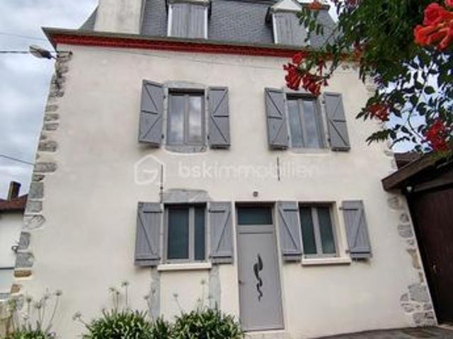 Maison 8 pièces 225 m²