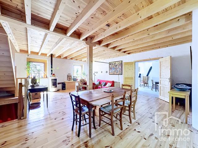 Maison 8 pièces 225 m²