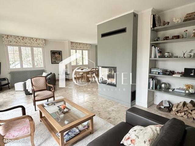 Maison 8 pièces 225 m²