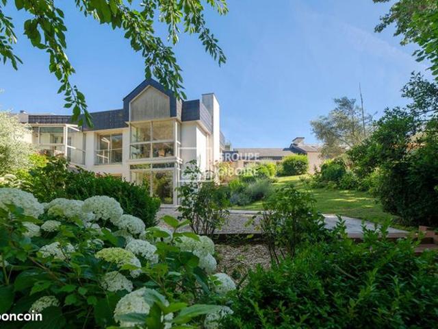 Maison 8 pièces 225 m²