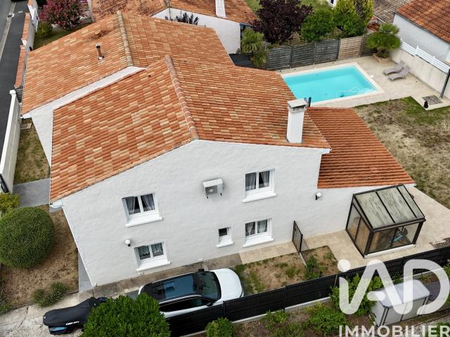 Maison 8 pièces 225 m²