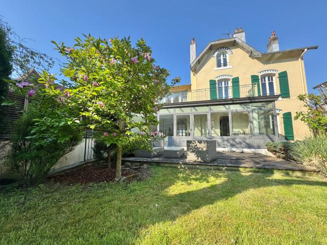 Maison 8 pièces 225 m²