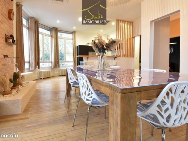 Maison 8 pièces 225 m²