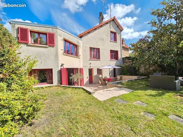 Maison 8 pièces 225 m²
