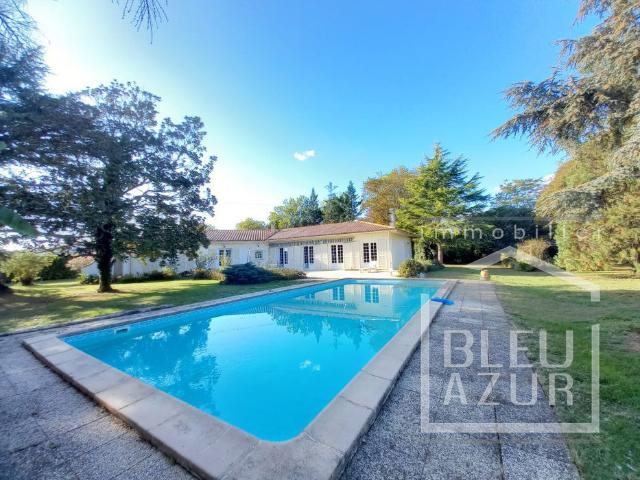 Maison 8 pièces 225 m²