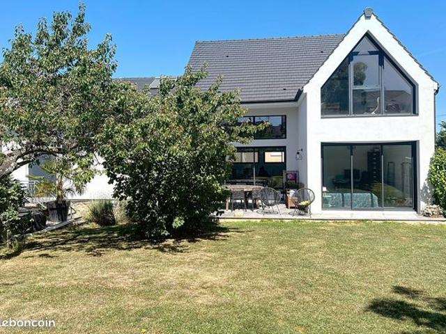 Maison 8 pièces 225 m²