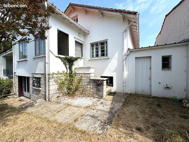 Maison 8 pièces 225 m²