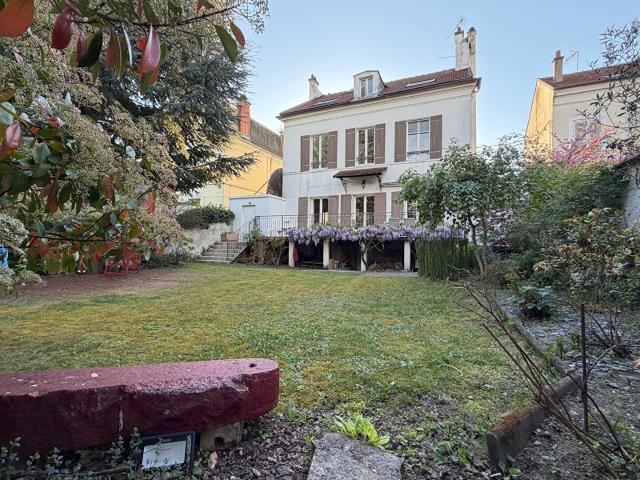 Maison 8 pièces 225 m²