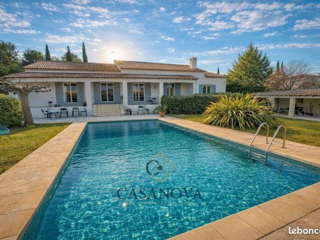 Maison 8 pièces 225 m²